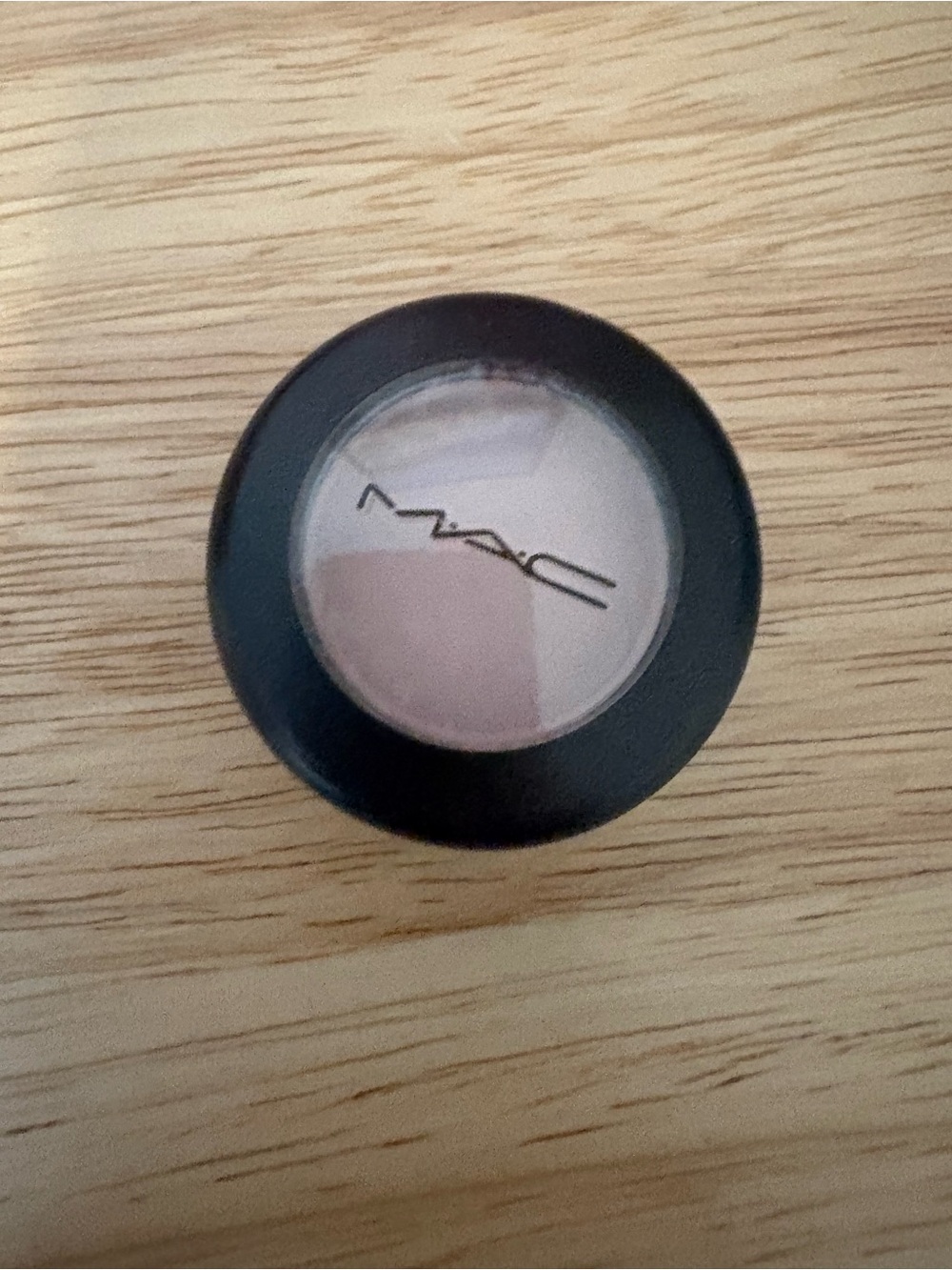 MAC Eyeshadow - Yogart